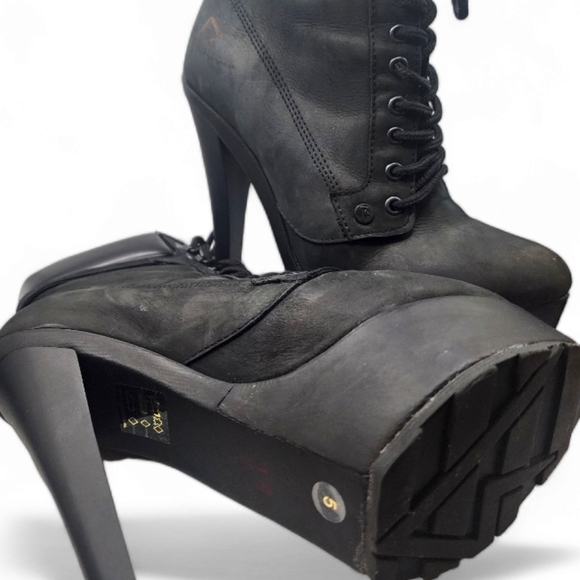 Rihanna and River Island 5.5" heel 1.5" platform faux suede black boots size 7 - Picture 8 of 11